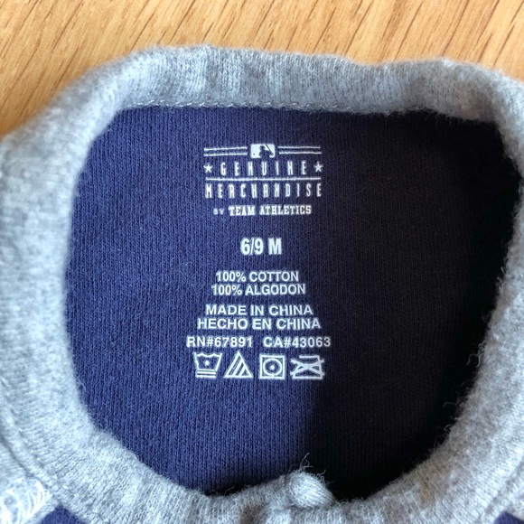 EUC Genuine Merchandise Baby NY Yankees Rookie 1/2 Onesie - Picture 4 of 5